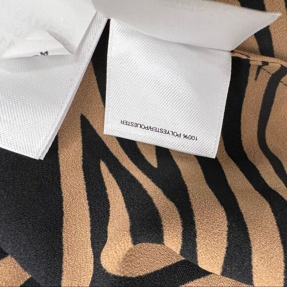 Anne Klein • Button-up Zebra Print Shirt - Picture 7 of 8